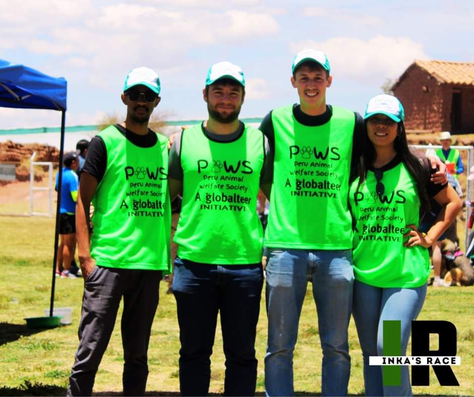PAWS volunteers PAWS Volunteers"