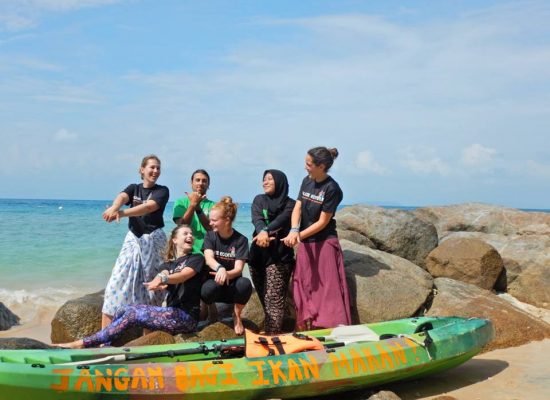 Volunteers at the sea turtle project"