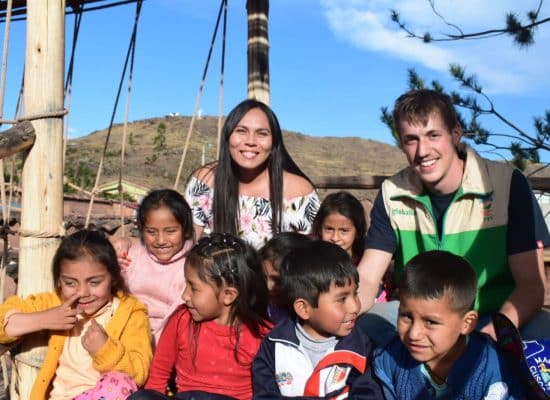 Florian with the children of Picaflor House"