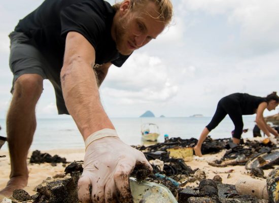 Volunteer Beach Clean Up"