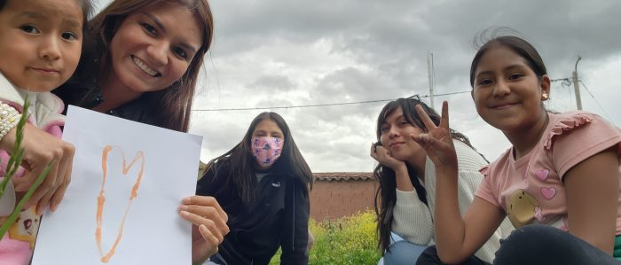 Volunteers with the children in Cusco
